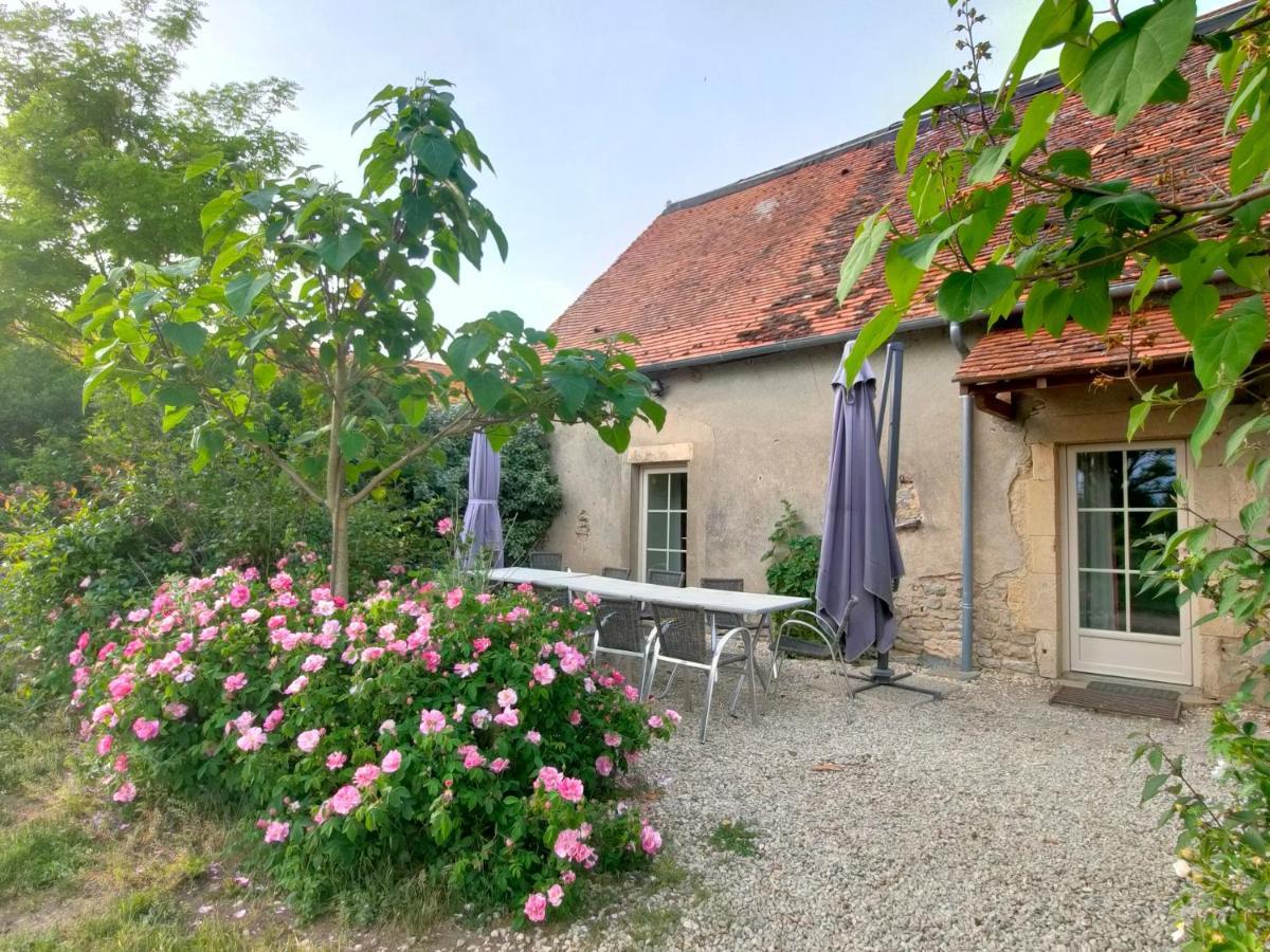 Gite De La Maison Fort Vereaux Exterior photo