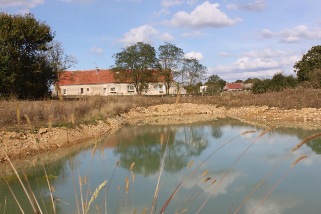 Gite De La Maison Fort Vereaux Exterior photo